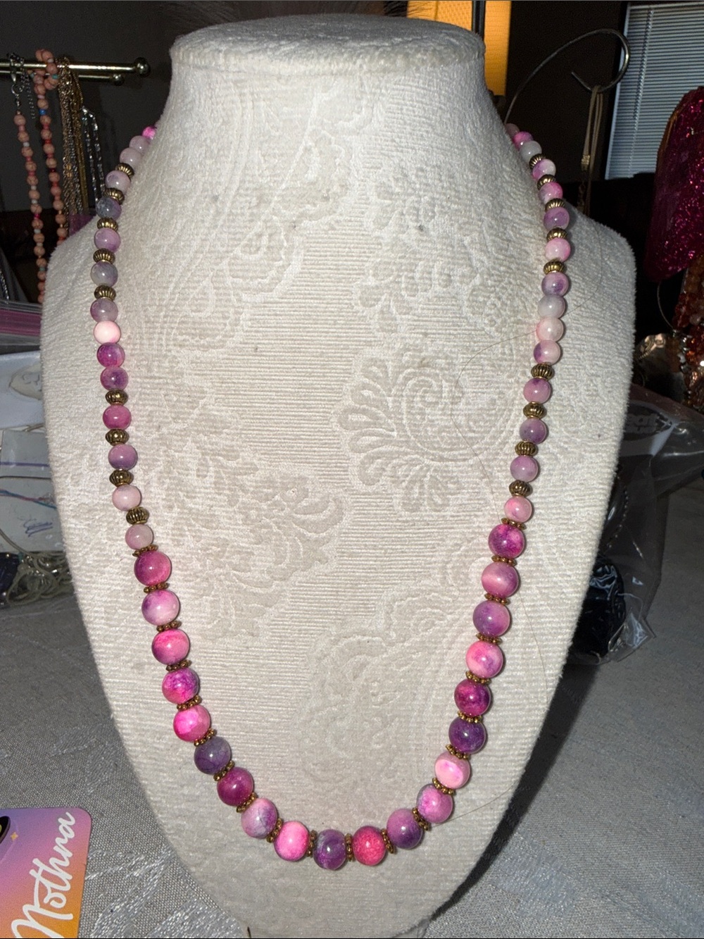 Pink Beaded Women's Necklace - Elegant Gradient Design